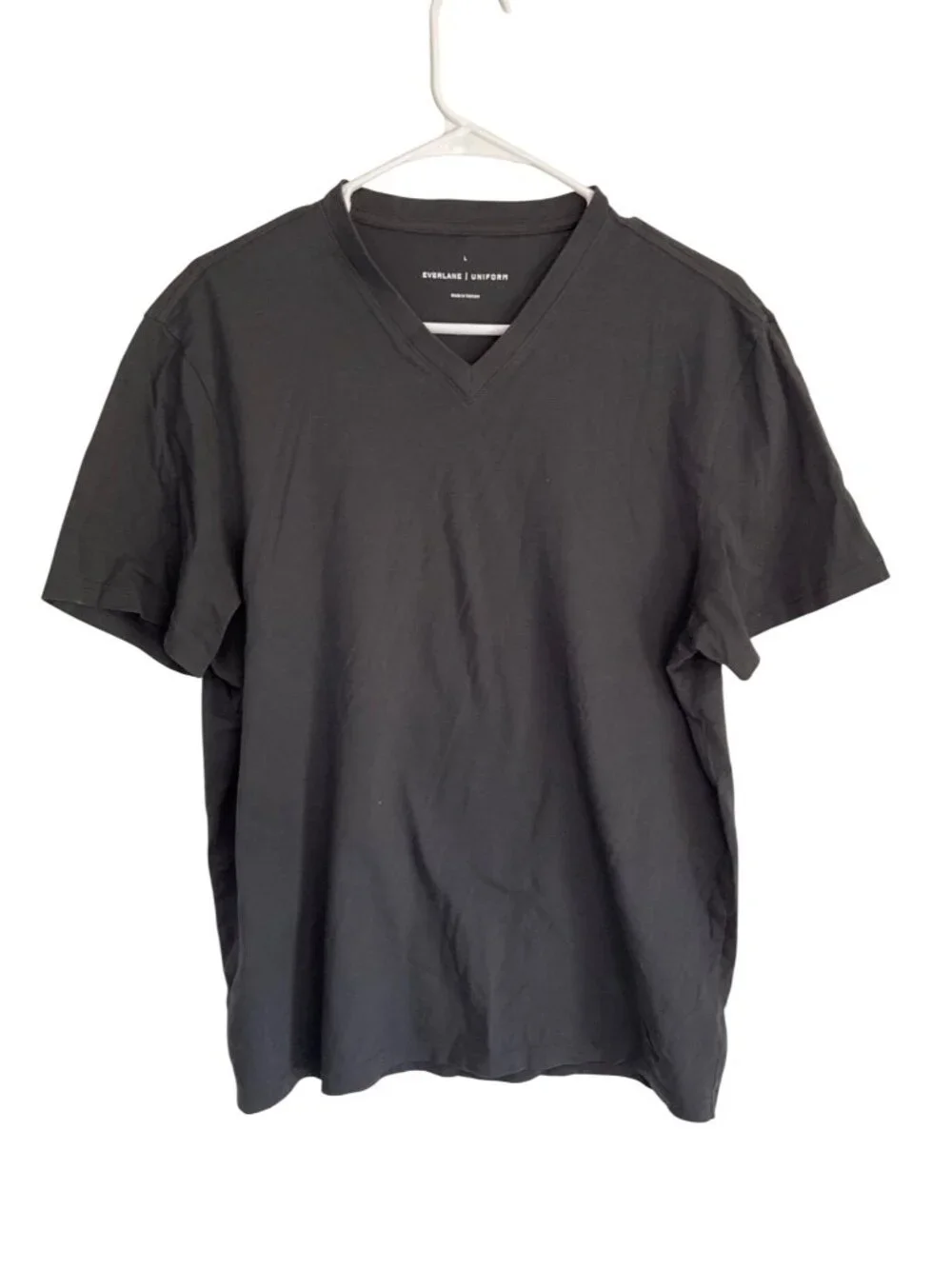 Everlane Essential Organic V-Neck Tee 2.0 in Vintage Black Large Mens - Picture 3 of 8